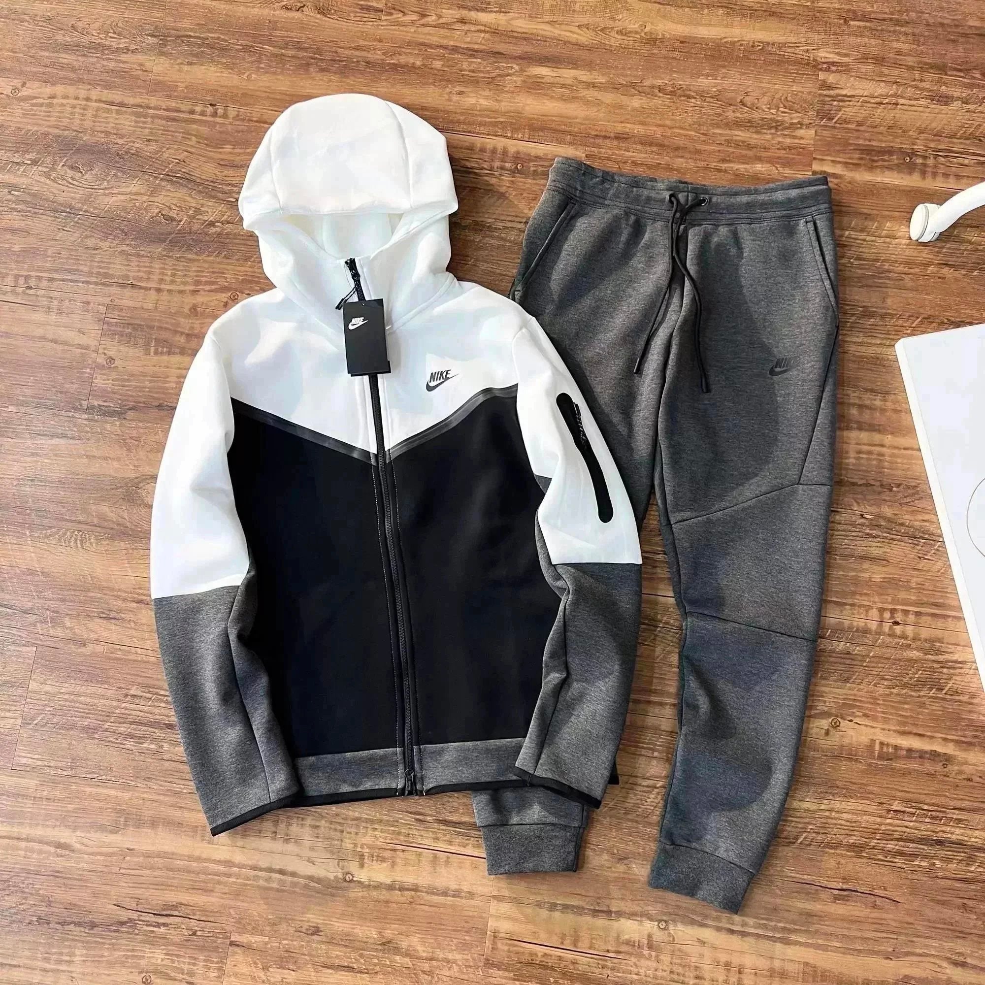 Tuta Nike Tech