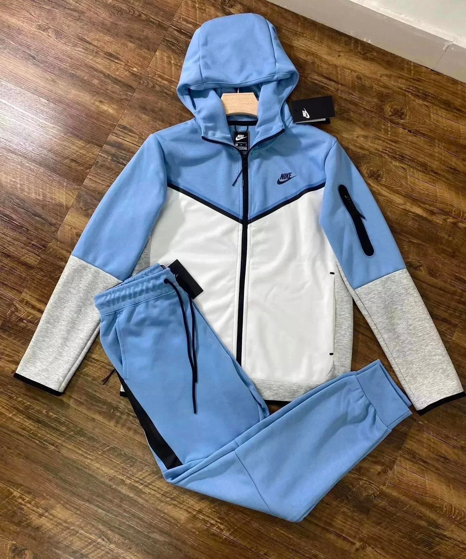 Tuta Nike Tech